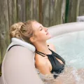 Jacuzzi ogrodowe MSpa URBAN BRISTOL 6-osobowe pompowane z masażem bąbelkowym, UVC, ozonem i timerem
